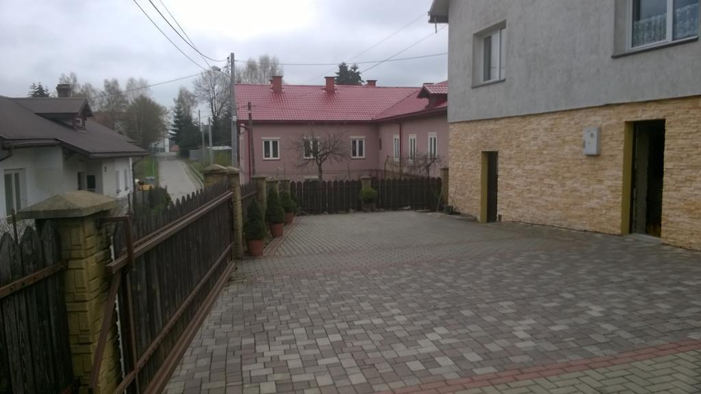 Noclegi U Fela Ustrzyki Dolne Exteriör bild